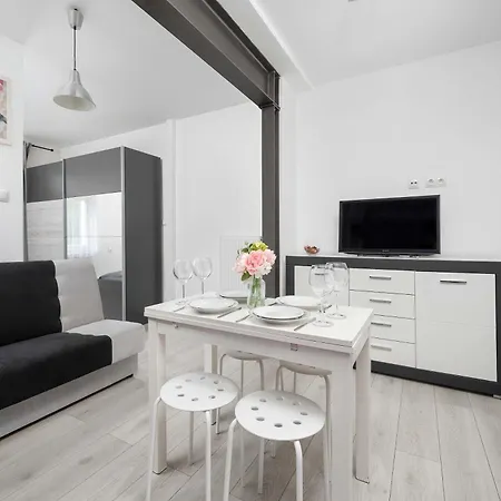Διαμέρισμα Lilac With Bathtub In Close To The Park By Renters