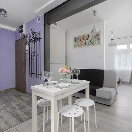 Διαμέρισμα Lilac With Bathtub In Close To The Park By Renters Βρότσλαβ