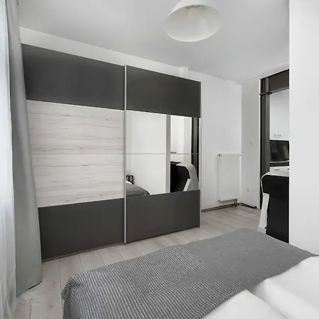 Διαμέρισμα Lilac With Bathtub In Close To The Park By Renters Βρότσλαβ