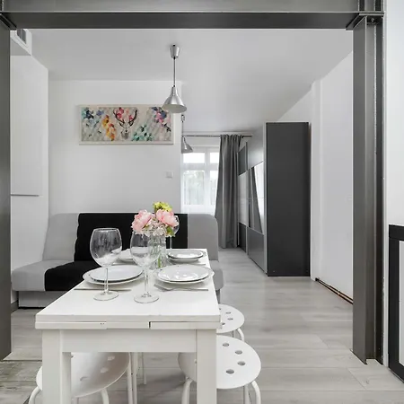 Διαμέρισμα Lilac With Bathtub In Close To The Park By Renters