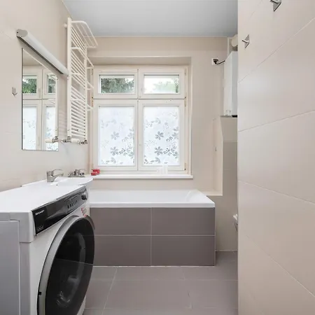 Διαμέρισμα Lilac With Bathtub In Close To The Park By Renters Βρότσλαβ