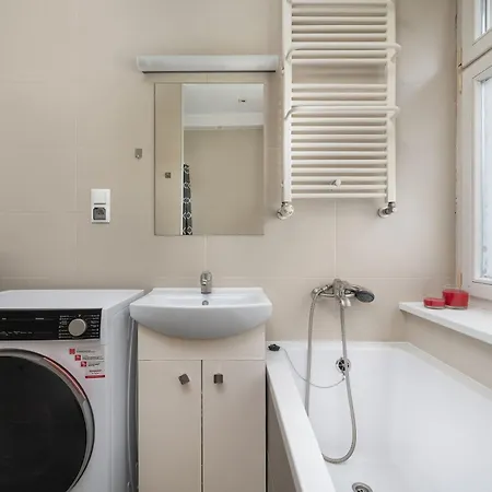 Διαμέρισμα Lilac With Bathtub In Close To The Park By Renters Βρότσλαβ